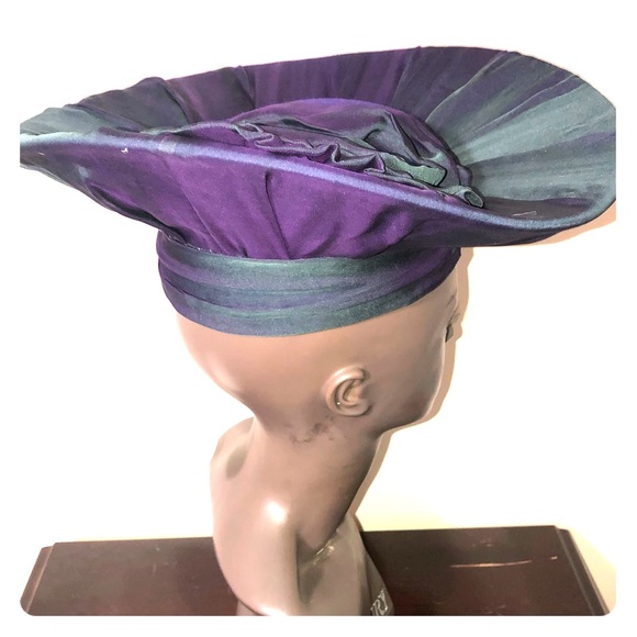 Hat - Picture 1 of 4